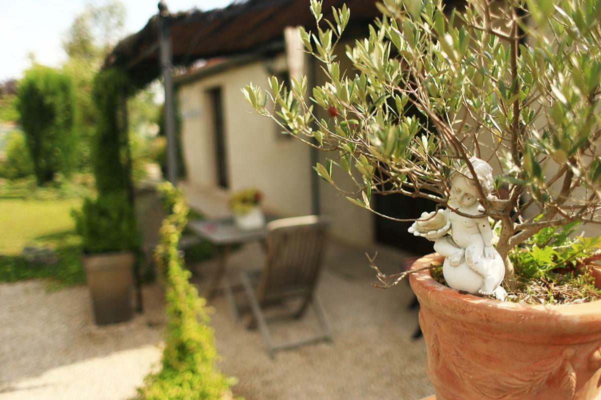 Les Barongeres Apartment *